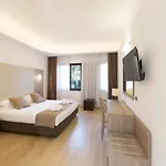 Boomerang Hotel 3*