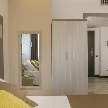 Boomerang Hotel 3*