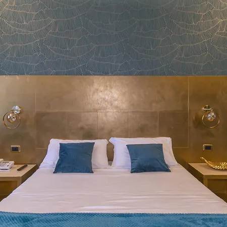 Boomerang Hotel