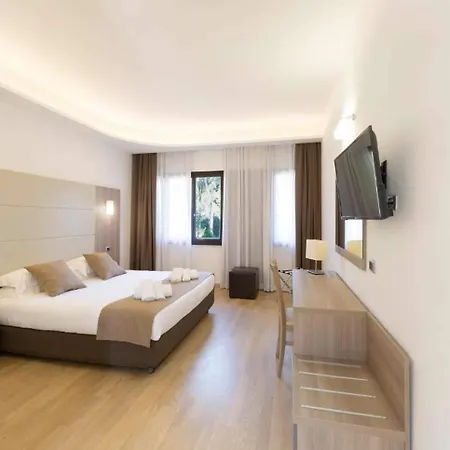 Boomerang Hotel 3*
