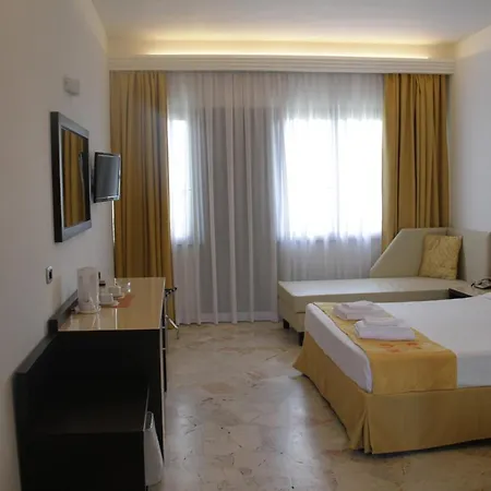 Boomerang Hotel 3*